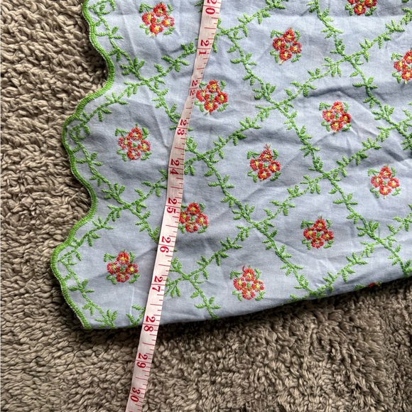 faraway embroidered cape - Picture 9 of 9